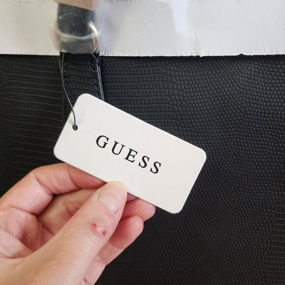 NWT Guess, Lyndi, Small Triple Compartment Girlfriend Satchel - Picture 6 of 7